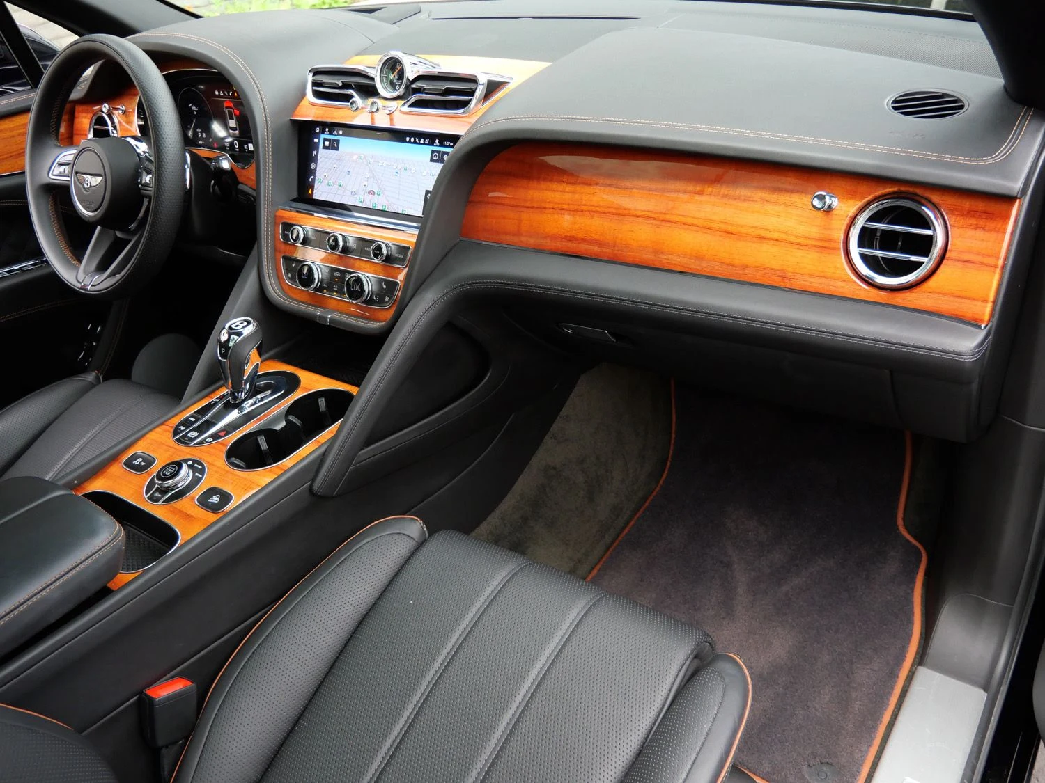 2022 Bentley Bentayga V8 interior, Beluga