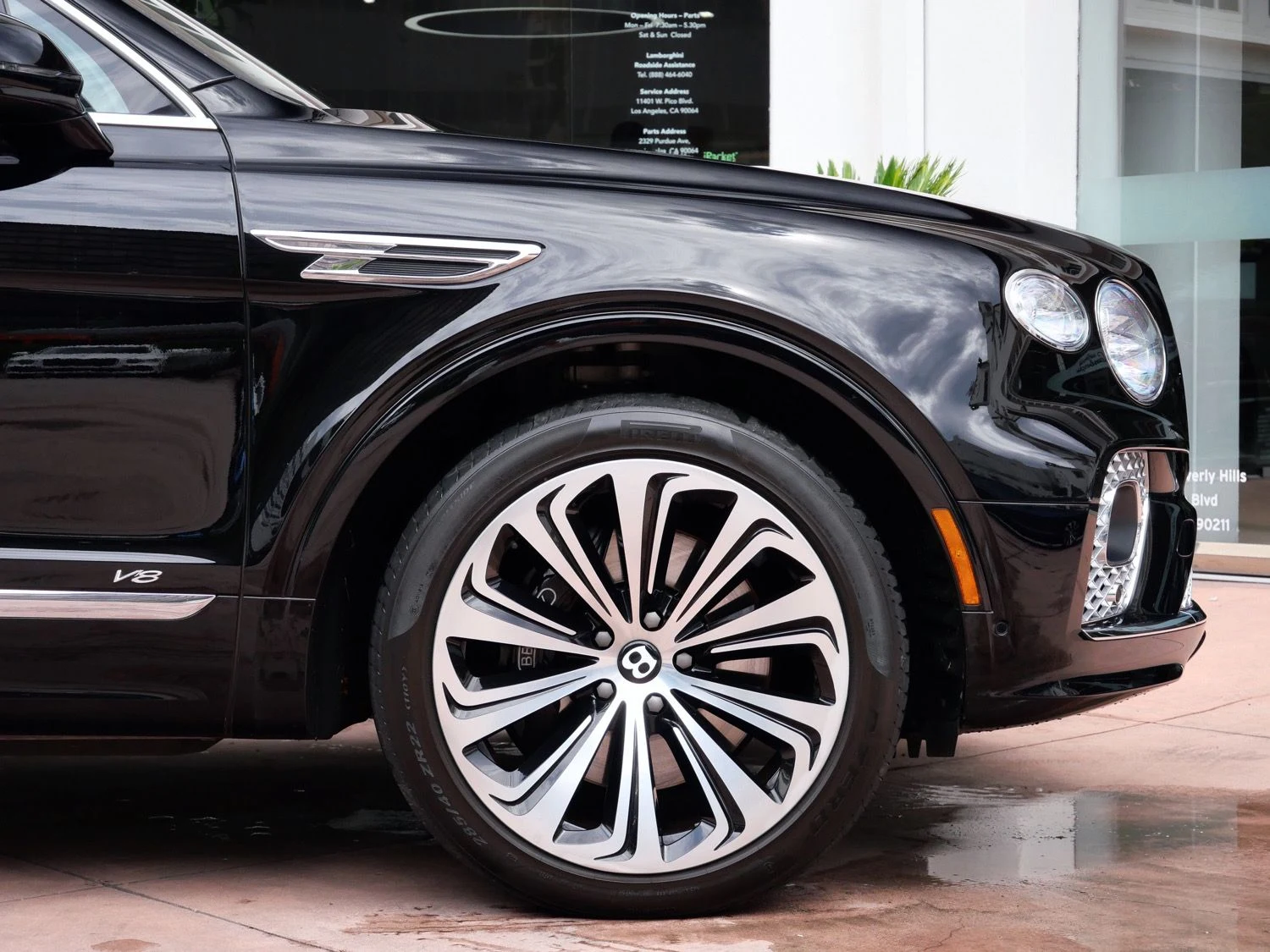 2022 Bentley Bentayga V8 for sale, exterior, Black