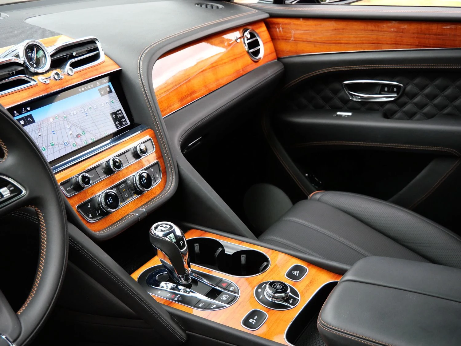 2022 Bentley Bentayga V8 interior, Beluga