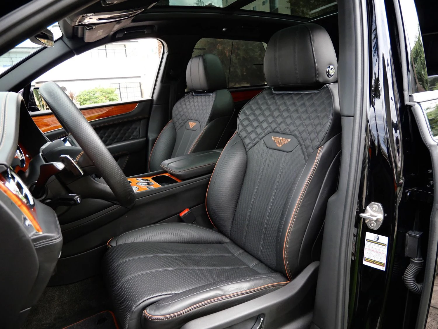 2022 Bentley Bentayga V8 interior, seats, Beluga