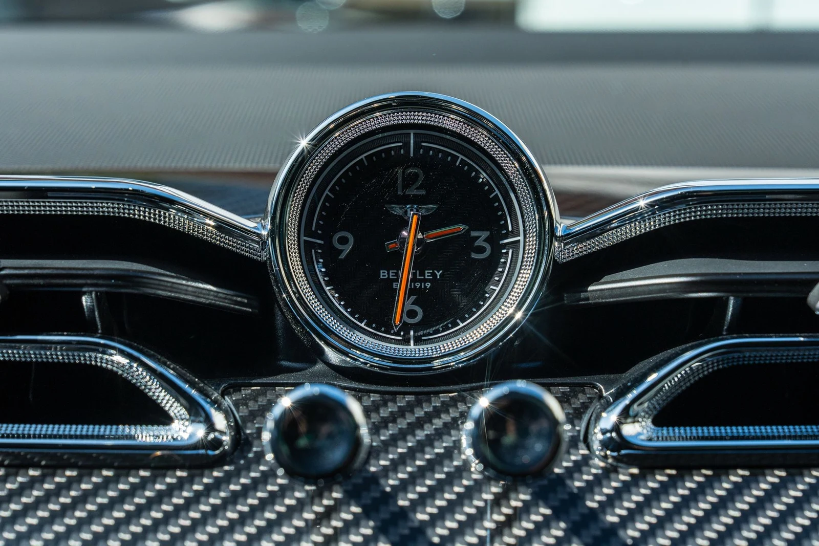 2023 Bentley Bentayga S interior, Beluga