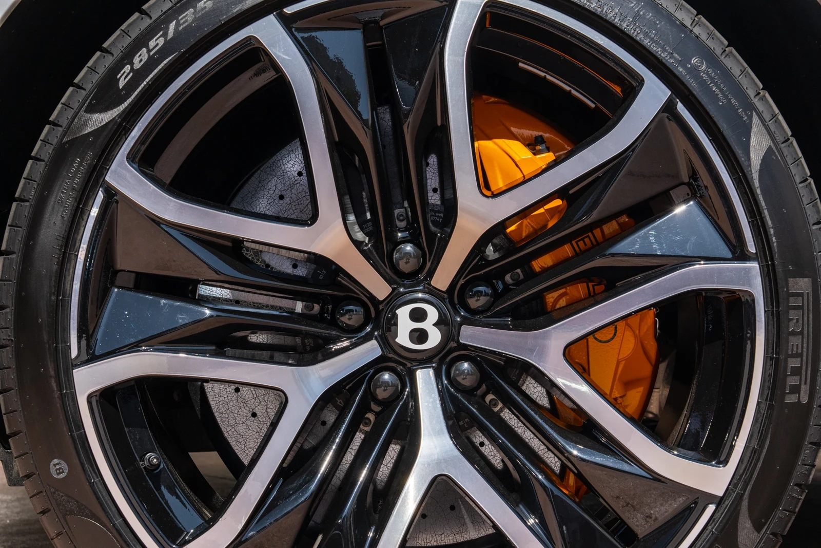 2026 Bentley Bentayga Speed wheel