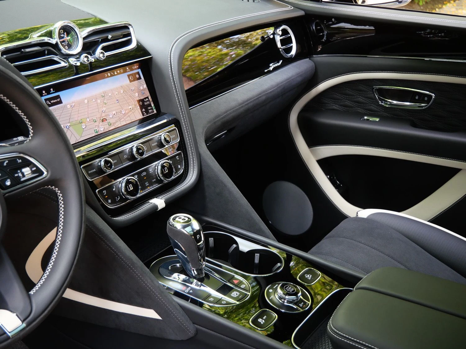 2026 Bentley Bentayga Speed interior, Linen