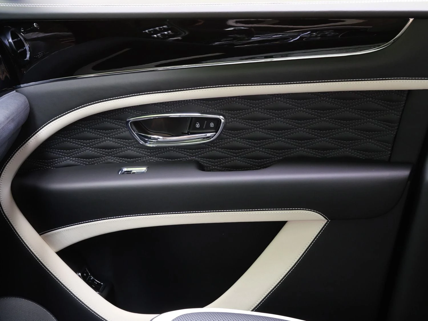 2026 Bentley Bentayga Speed interior, door panel, Linen