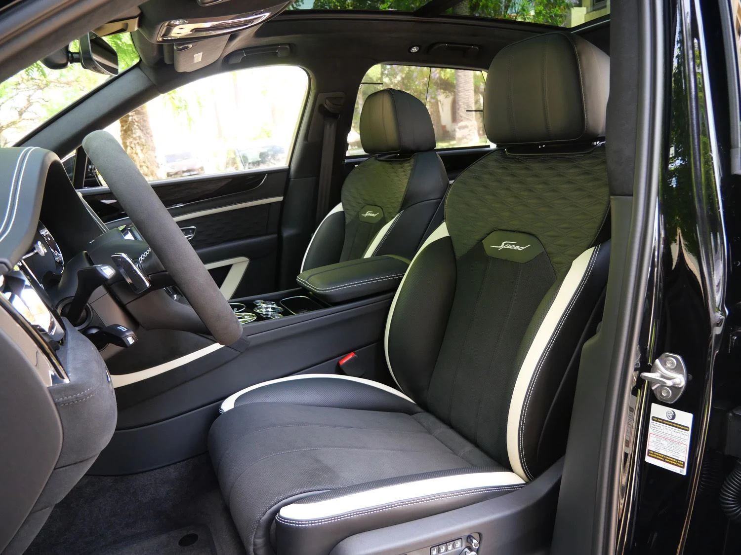 2026 Bentley Bentayga Speed interior, seats, Linen