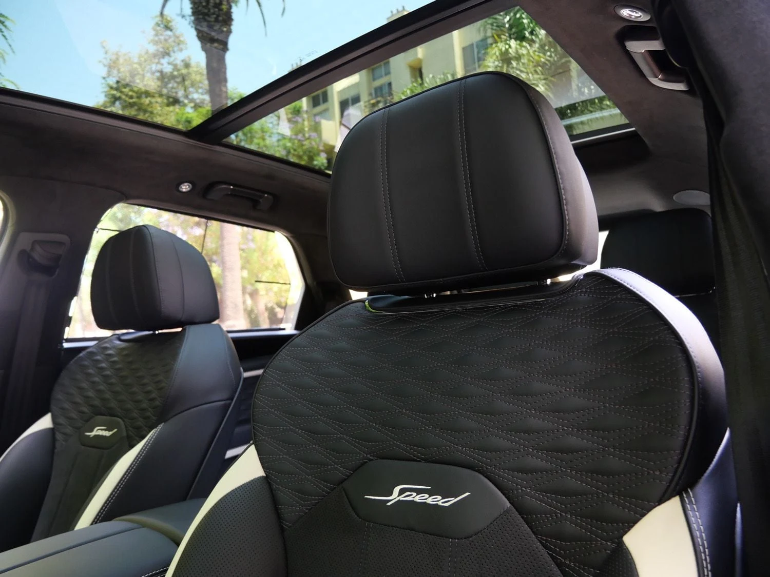 2026 Bentley Bentayga Speed interior, seats, Linen