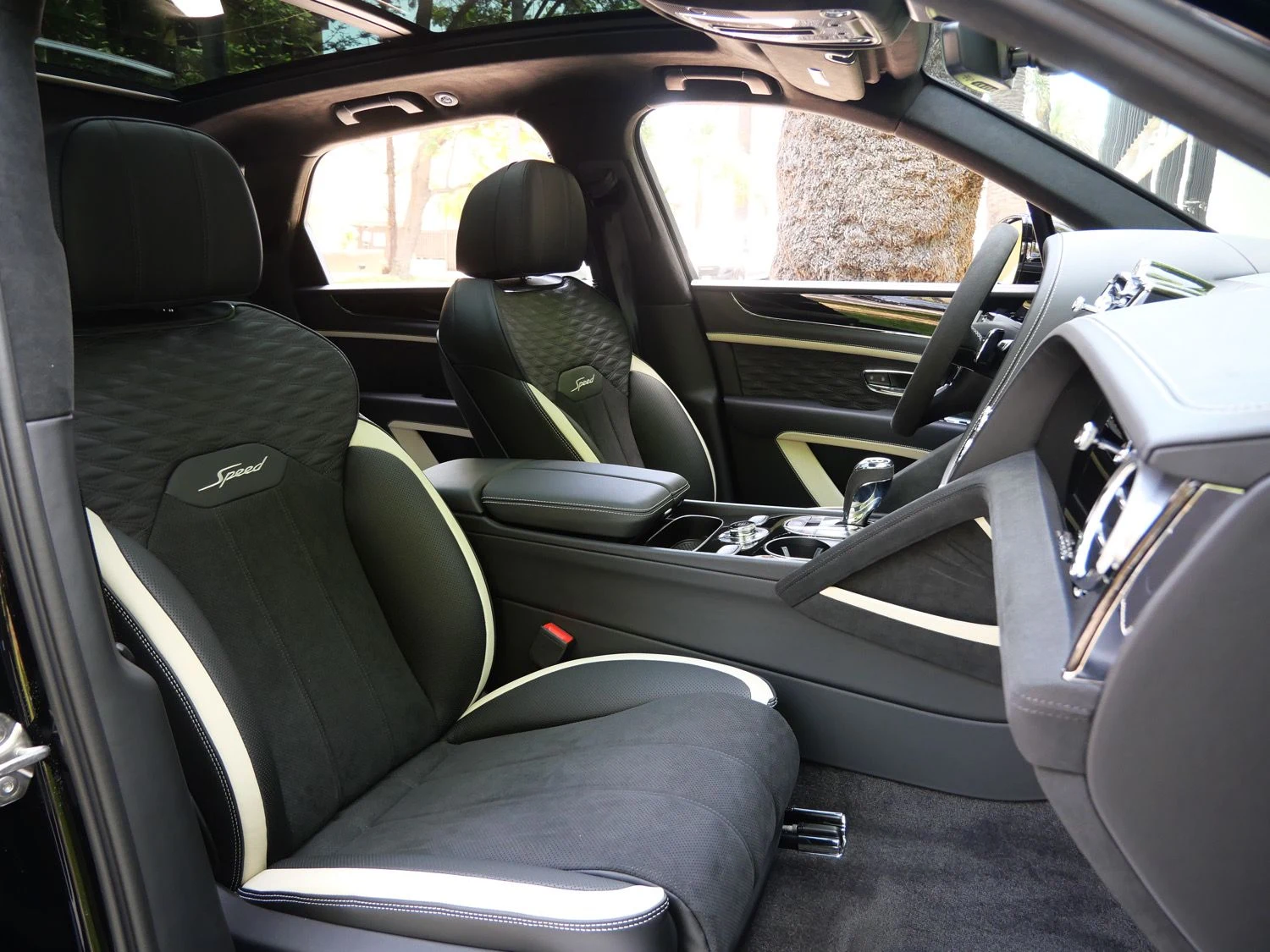 2026 Bentley Bentayga Speed interior, seats, Linen