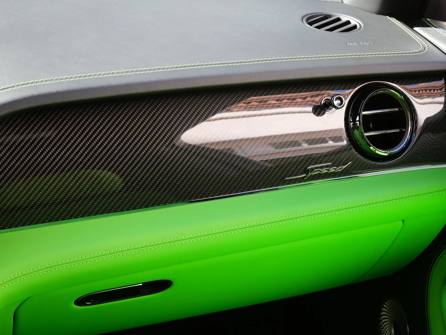 2026 Bentley Bentayga Speed, detail
