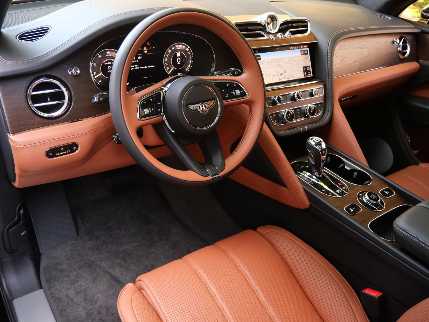 2026 Bentley Bentayga V8 interior, Saddle