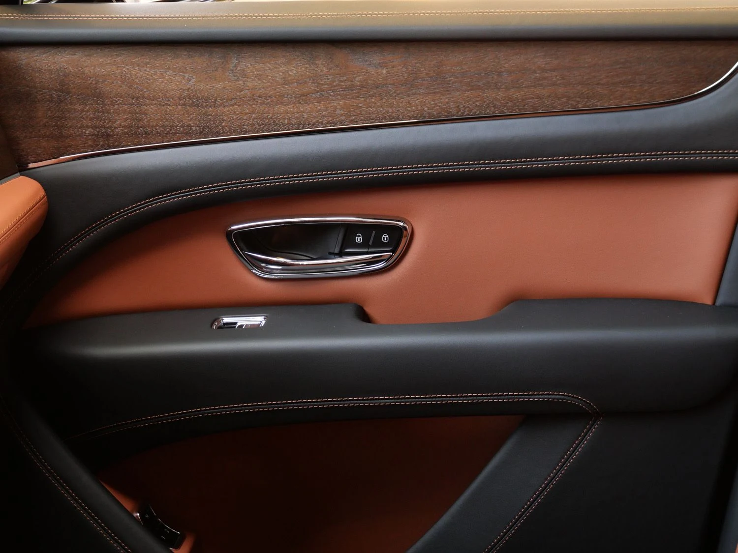 2026 Bentley Bentayga V8 interior, door panel, Saddle