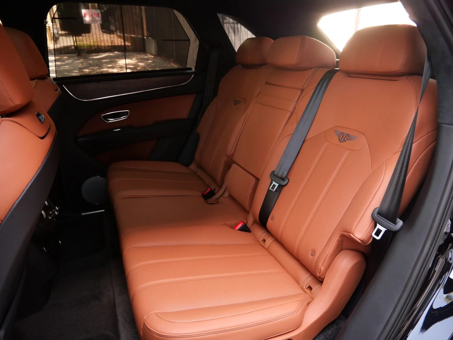 2026 Bentley Bentayga V8 interior, seats, Saddle
