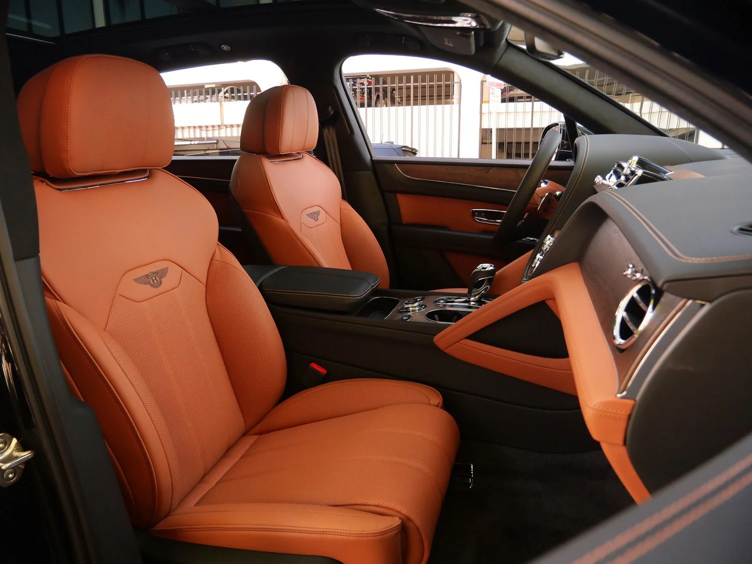 2026 Bentley Bentayga V8 interior, seats, Saddle