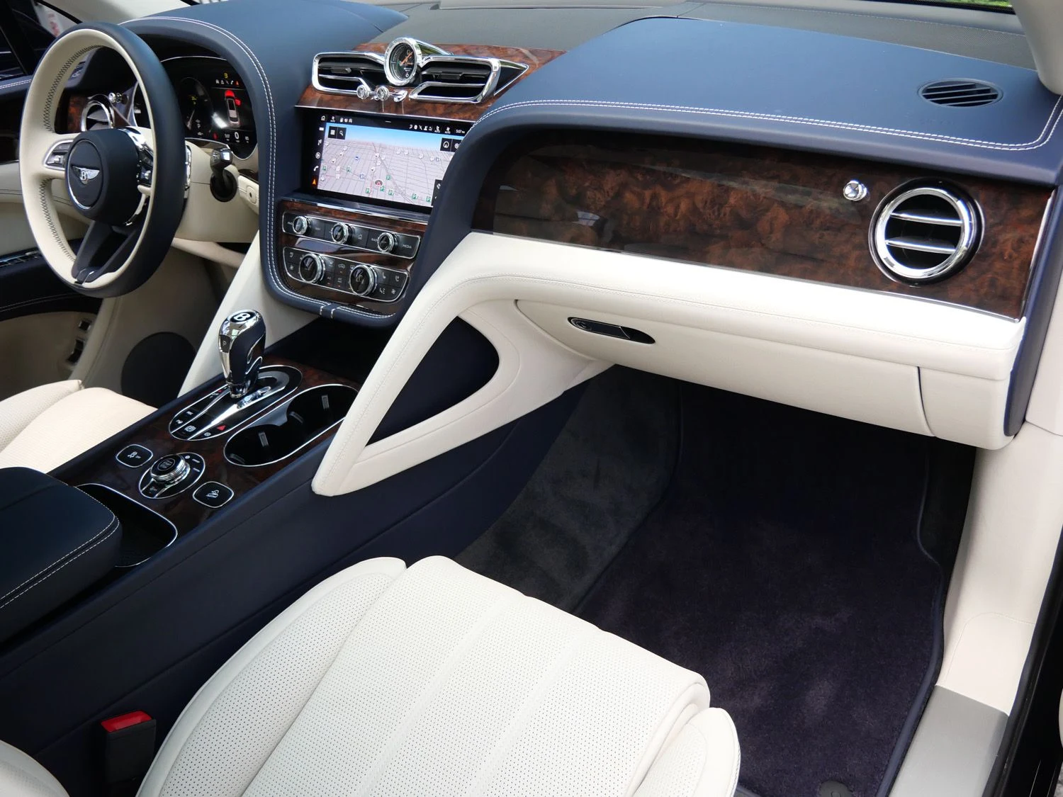 2023 Bentley Bentayga EWB interior, Linen