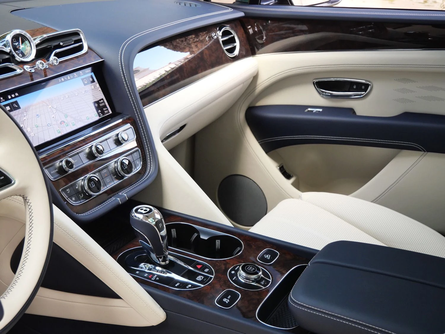 2023 Bentley Bentayga EWB interior, Linen