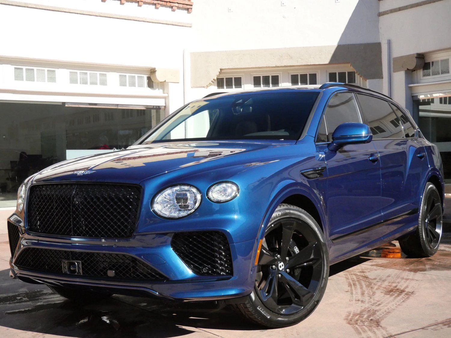 2025 Bentley Bentayga EWB for sale, exterior, Blue