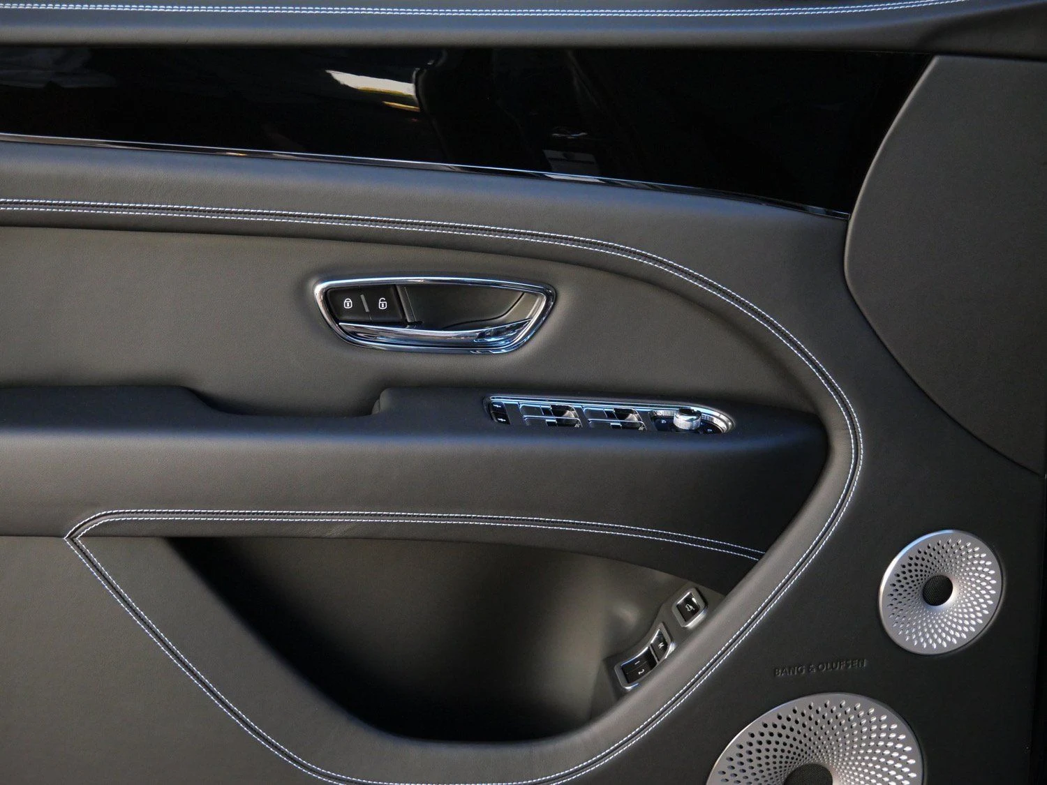2025 Bentley Bentayga EWB interior, door panel, Beluga
