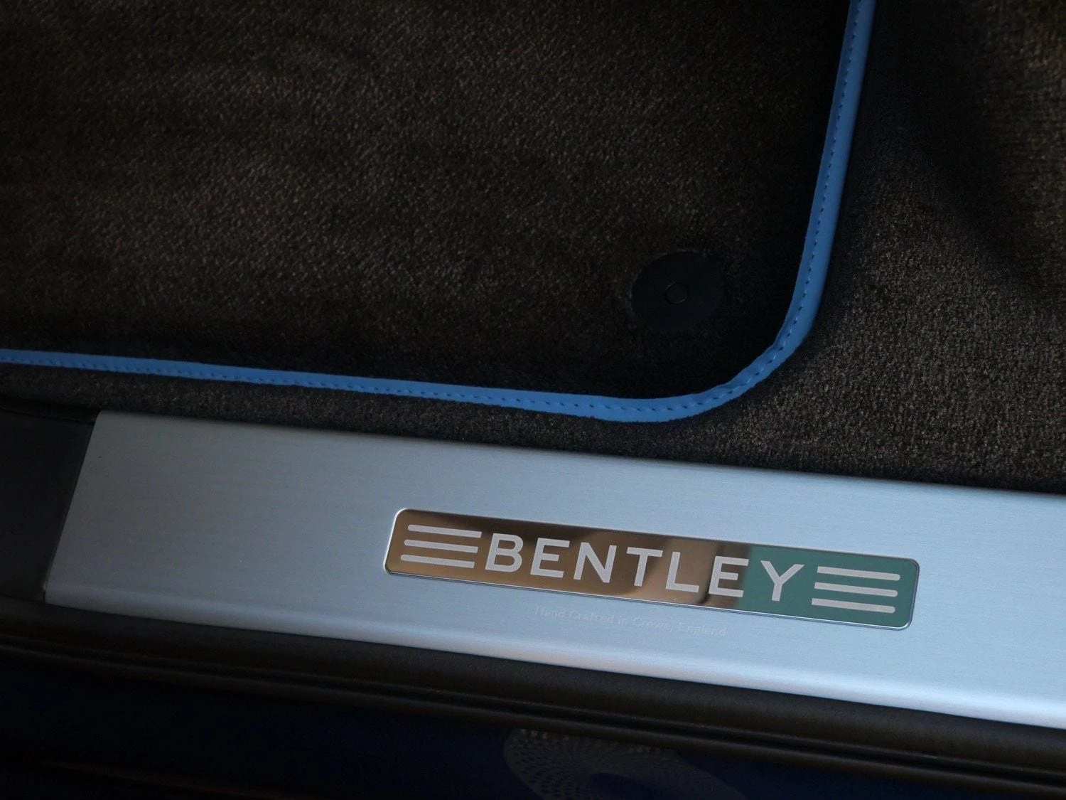 2025 Bentley Bentayga EWB interior, door sill, Beluga