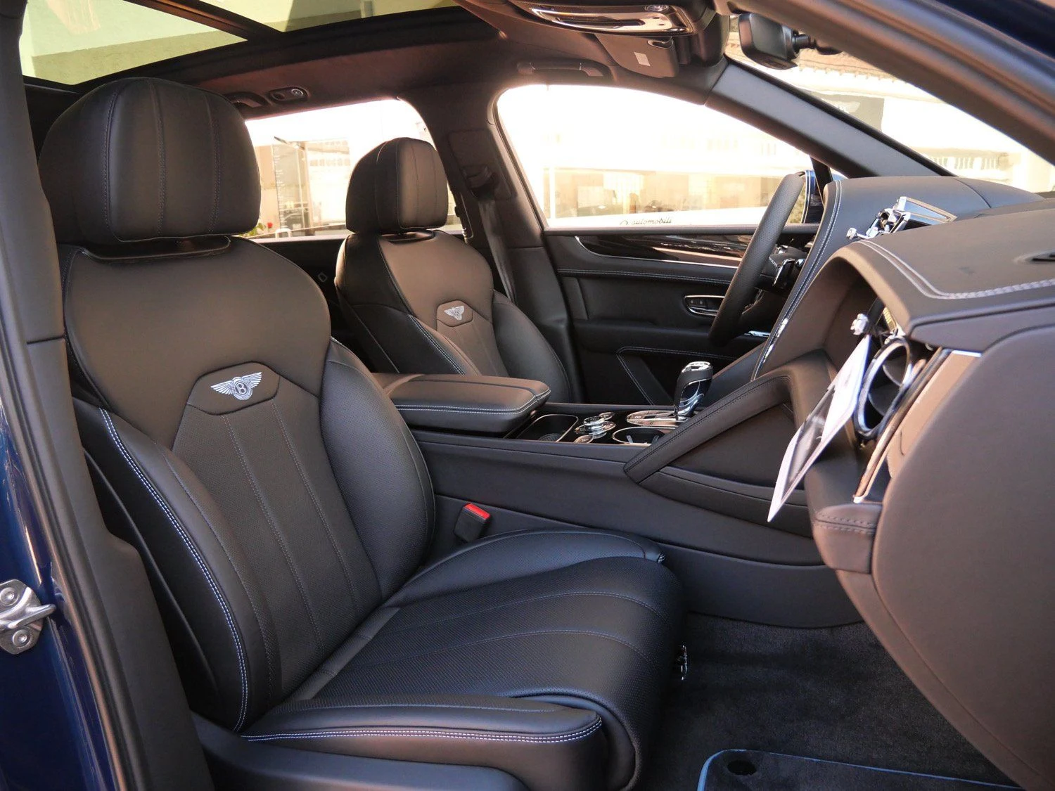 2025 Bentley Bentayga EWB interior, seats, Beluga