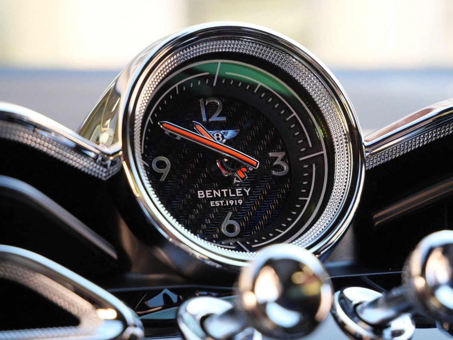 2025 Bentley Bentayga EWB interior, Beluga