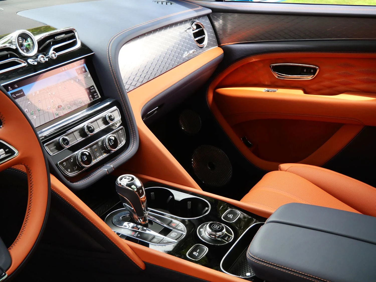 2026 Bentley Bentayga EWB Azure interior, Newmarket Tan