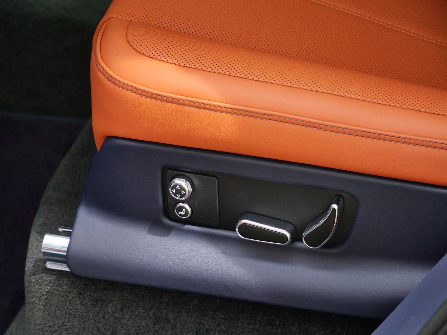 2026 Bentley Bentayga EWB Azure for sale, photo 21 of 29