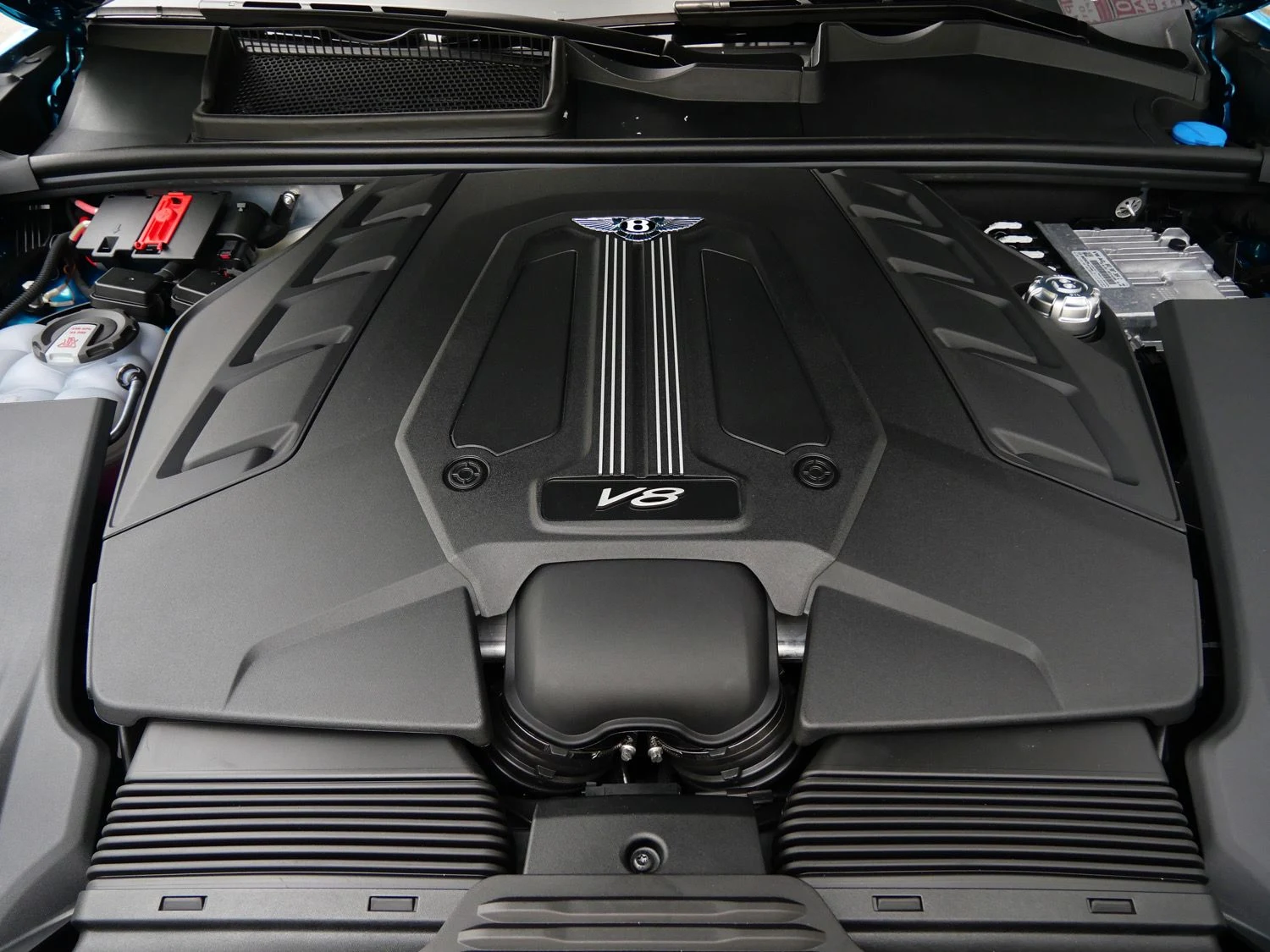 2026 Bentley Bentayga EWB Azure engine