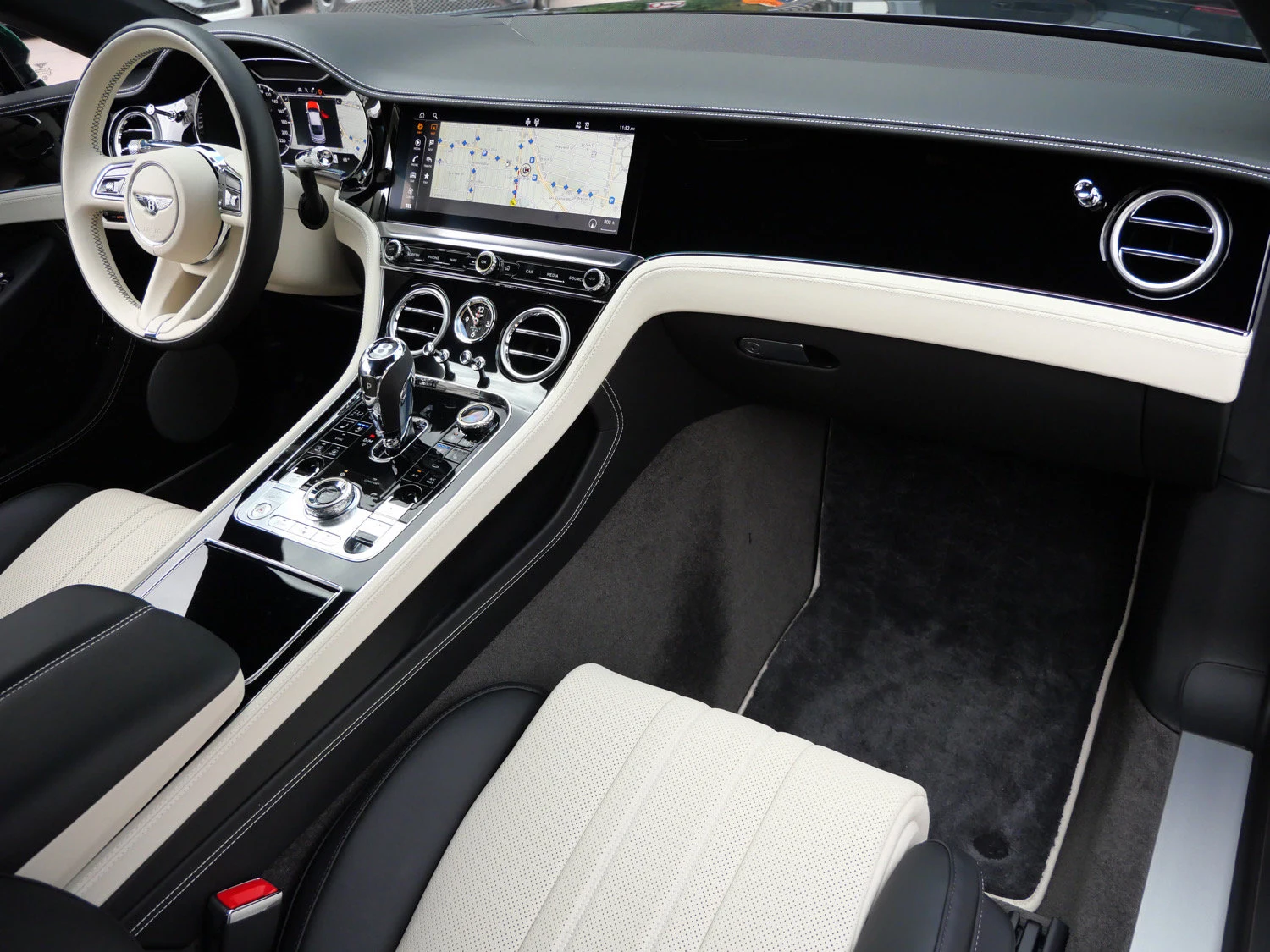 2024 Bentley Continental GT V8 interior, Linen