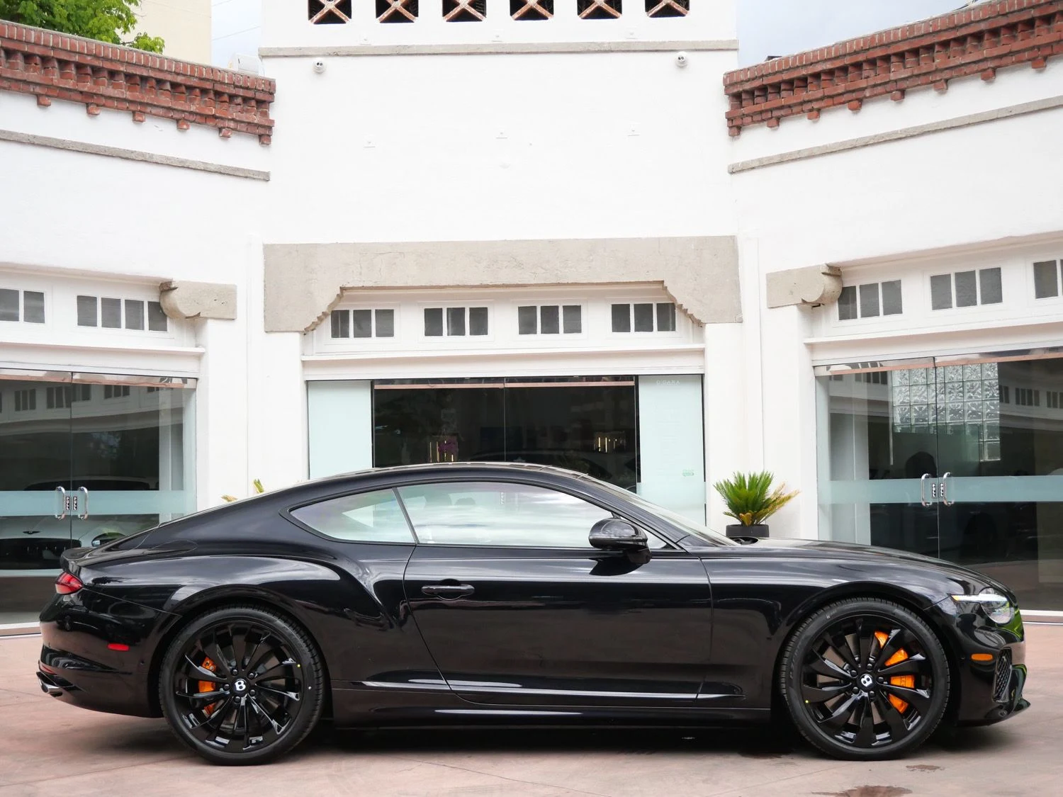 2026 Bentley Continental GT, side profile, Black