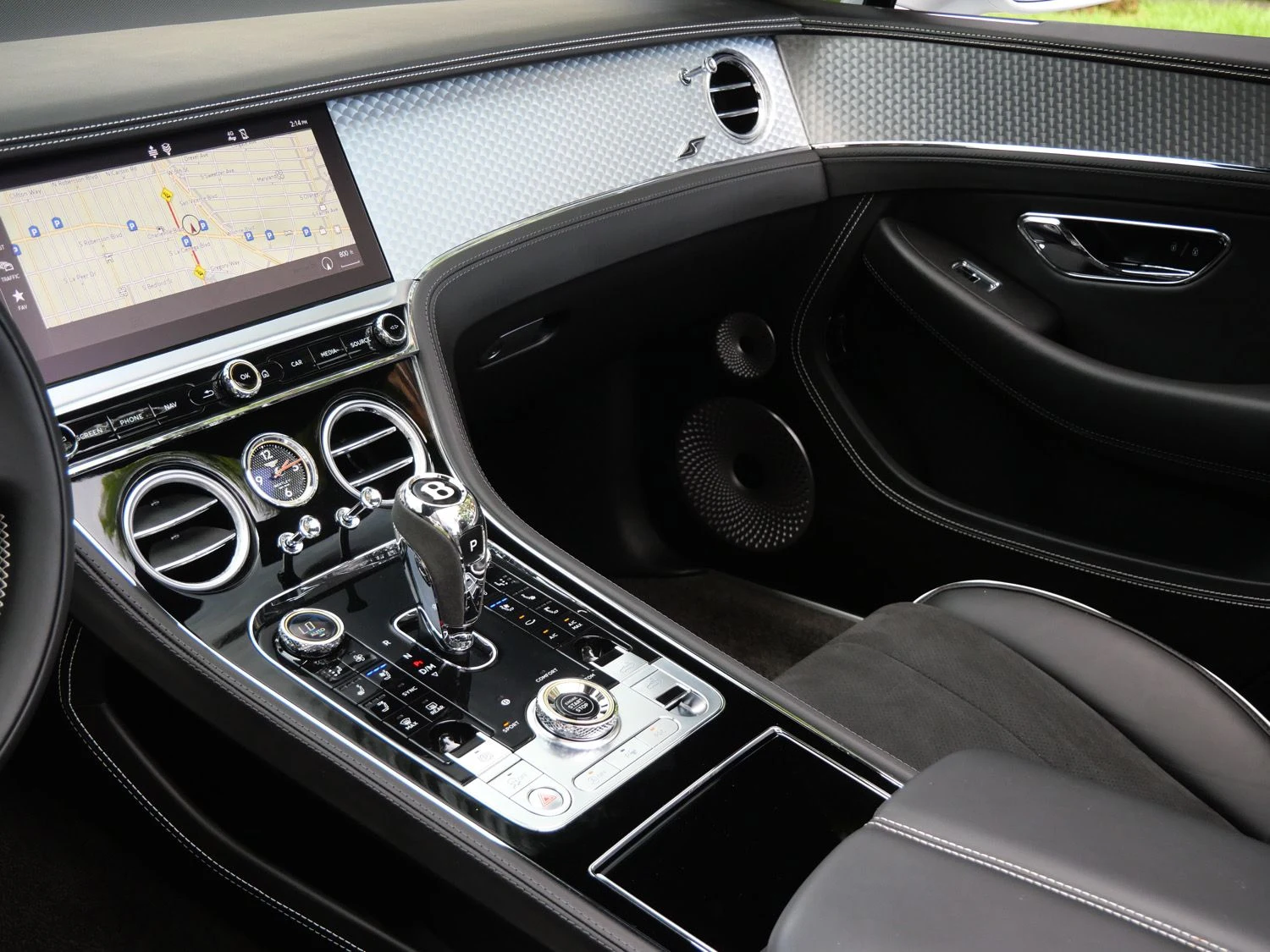 2023 Bentley Continental GTC V8 S interior, Beluga