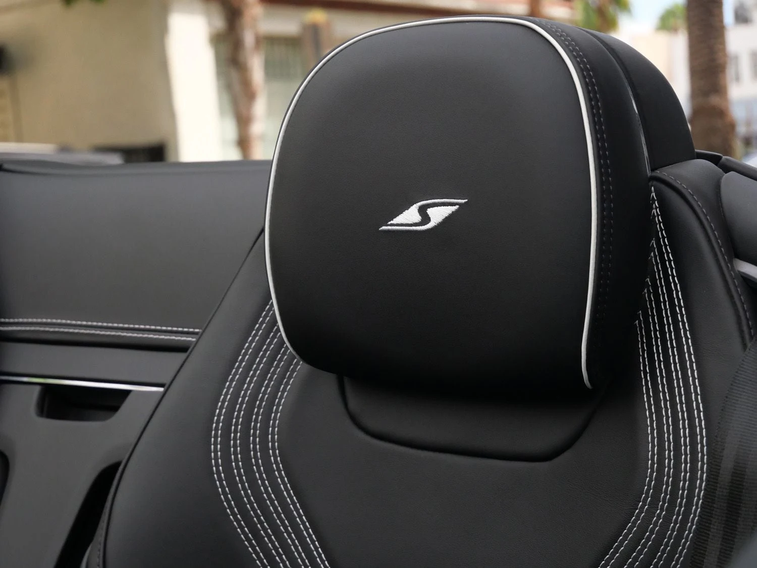 2023 Bentley Continental GTC V8 S interior, Beluga