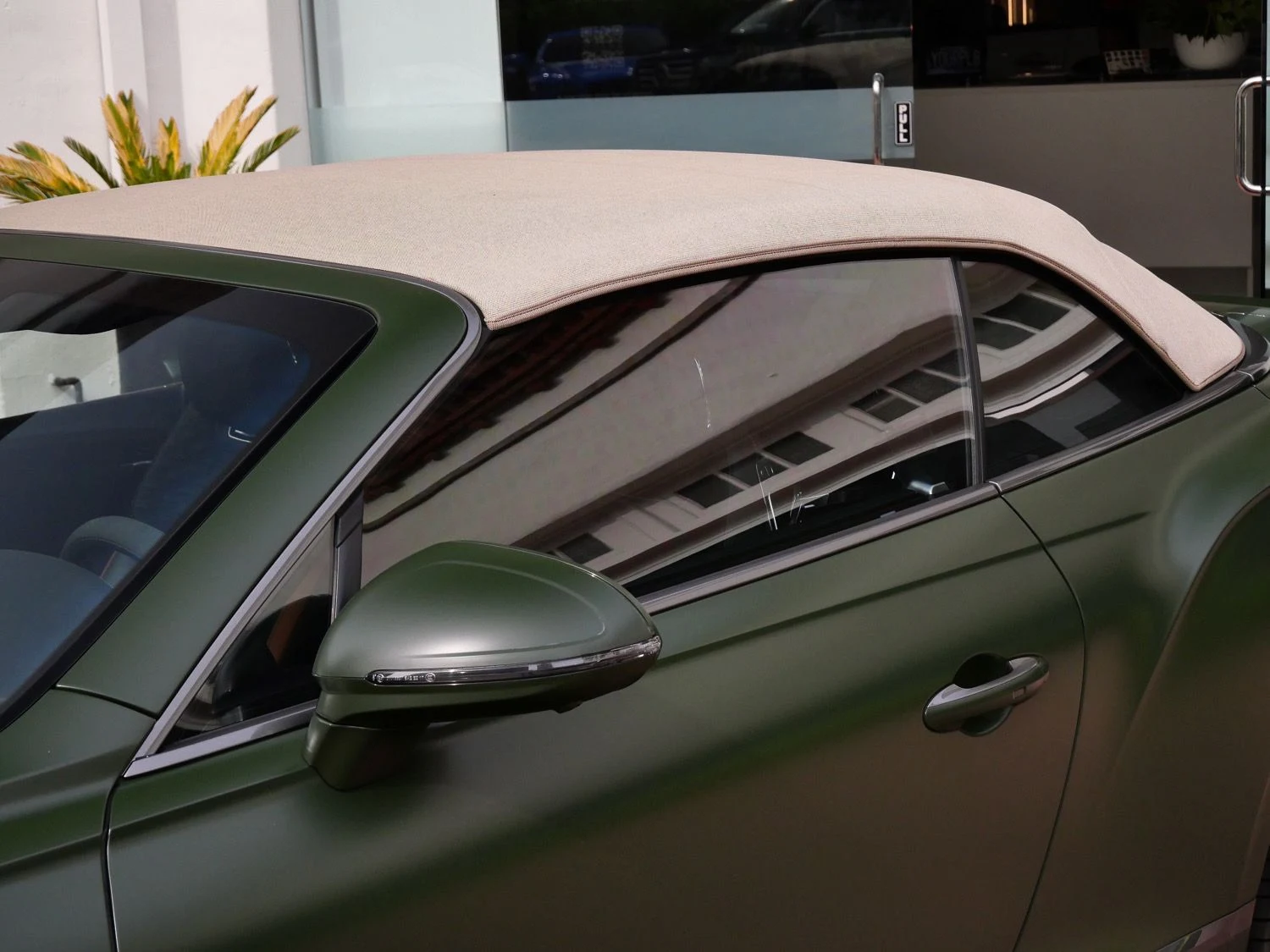 2025 Bentley Continental GTC Speed interior, door panel, Saddle