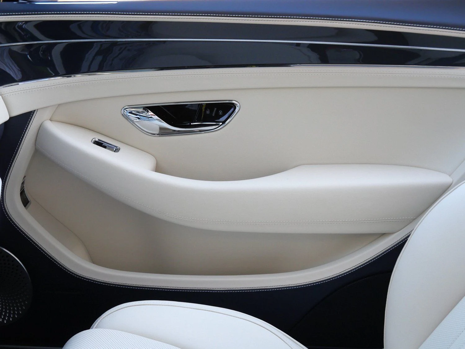 2026 Bentley Continental GTC interior, door panel, Linen