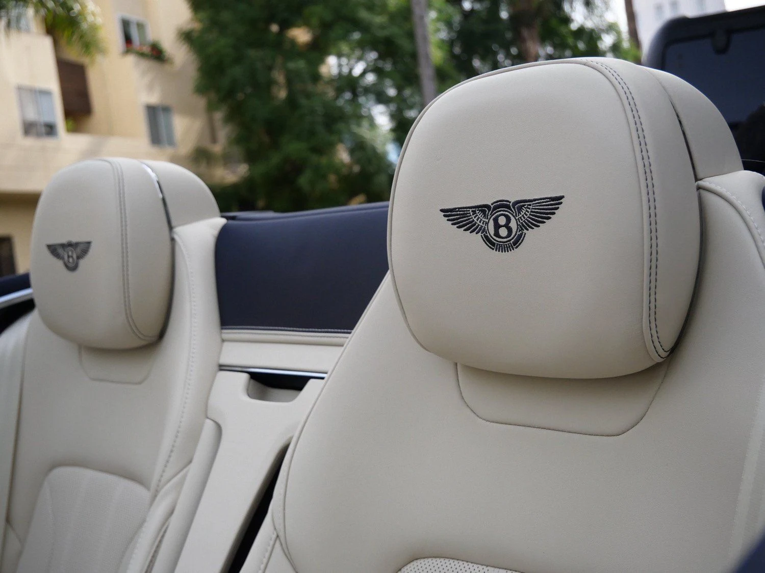 2026 Bentley Continental GTC interior, seats, Linen