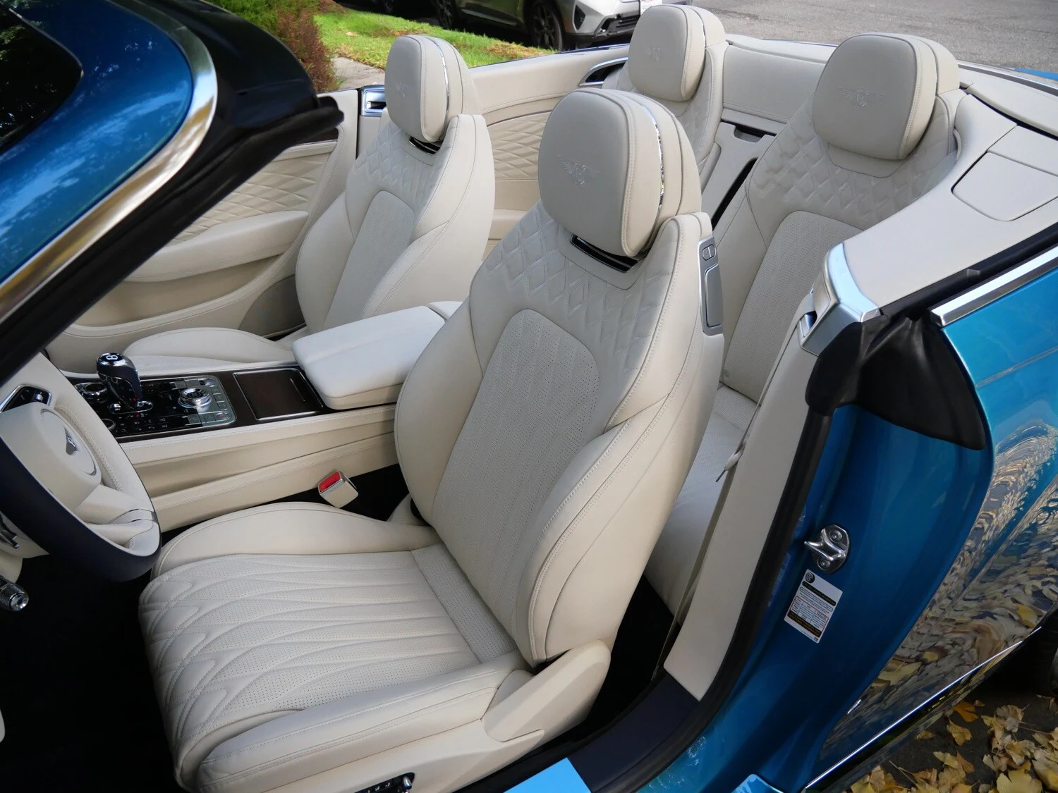 2026 Bentley Continental GTC Azure interior, seats, Linen