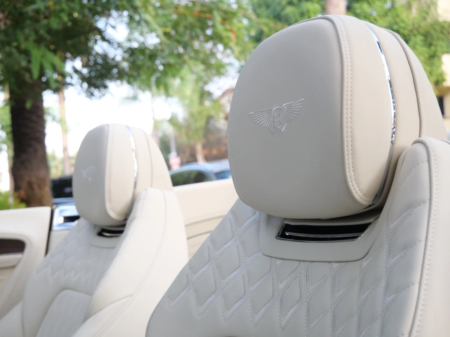 2026 Bentley Continental GTC Azure interior, seats, Linen