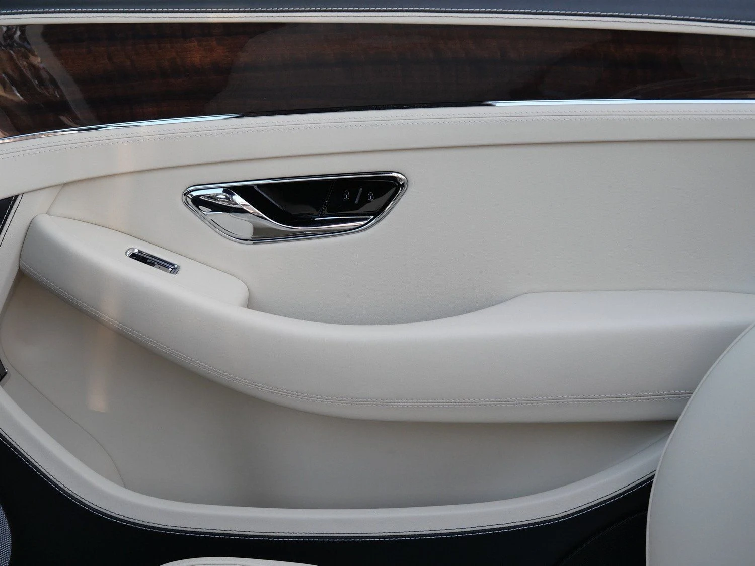 2026 Bentley Continental GTC interior, door panel, Linen