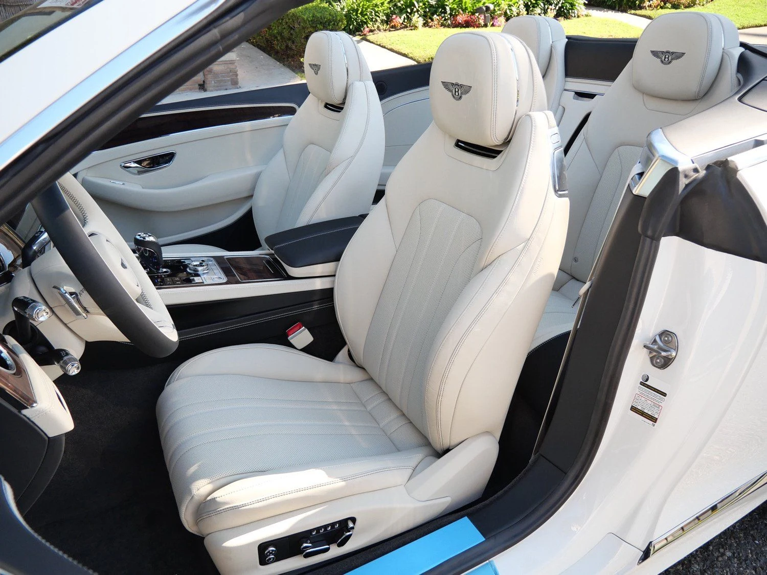2026 Bentley Continental GTC interior, seats, Linen