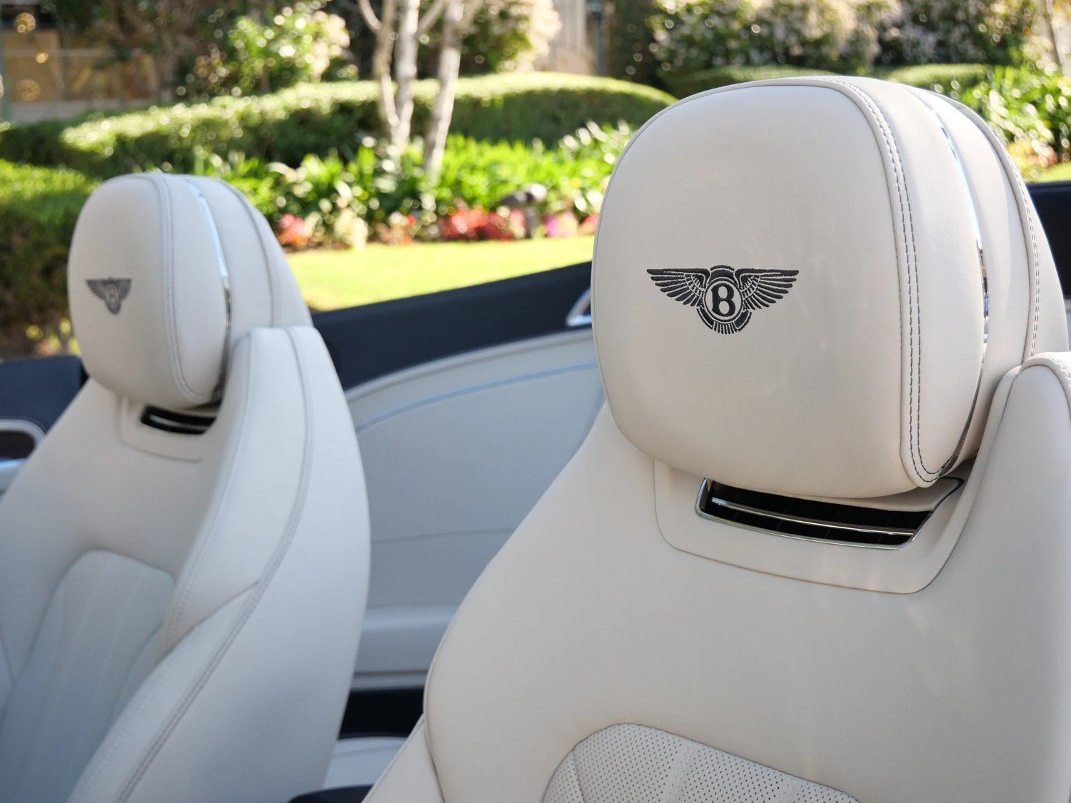 2026 Bentley Continental GTC interior, seats, Linen