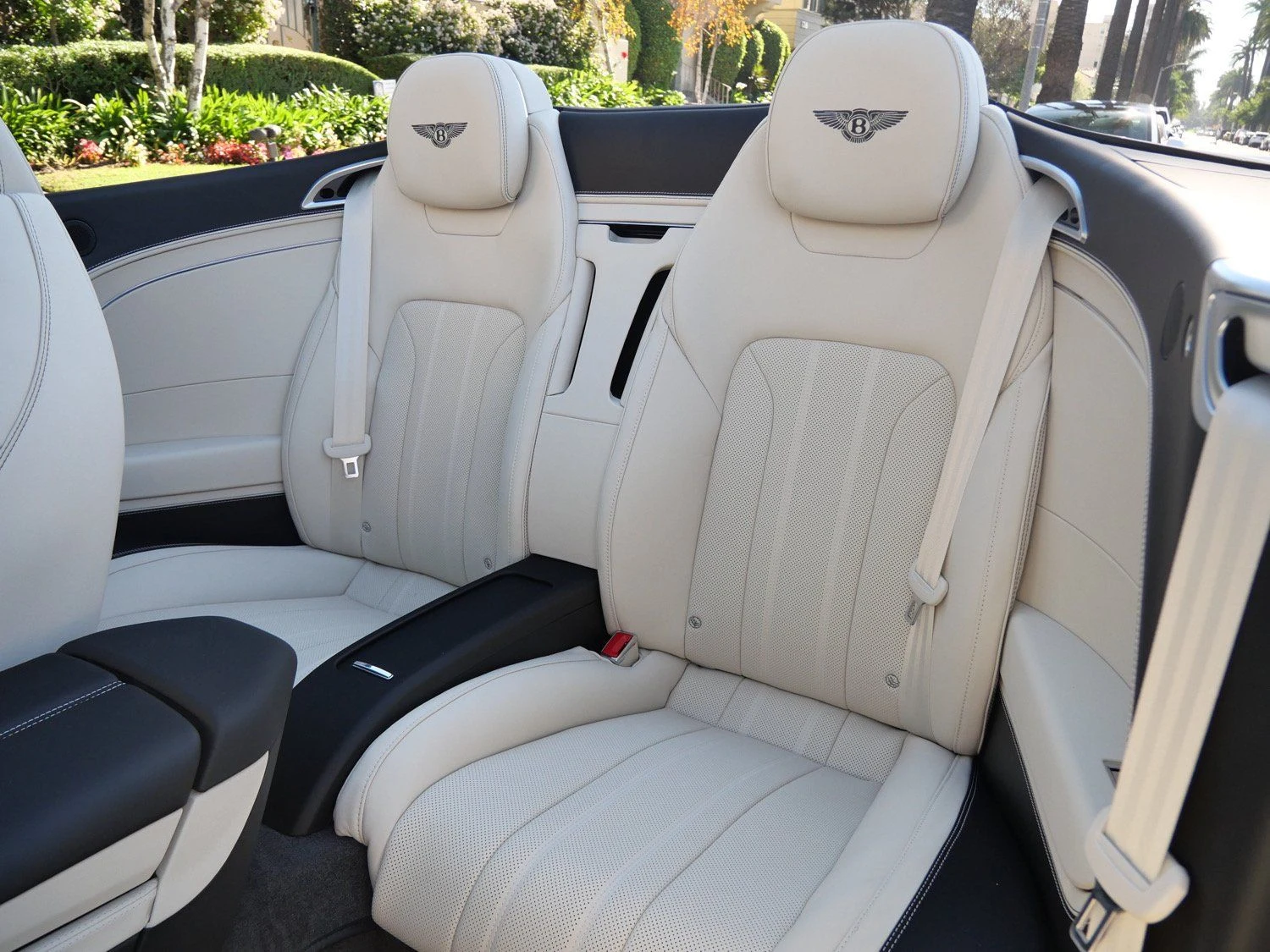 2026 Bentley Continental GTC interior, seats, Linen