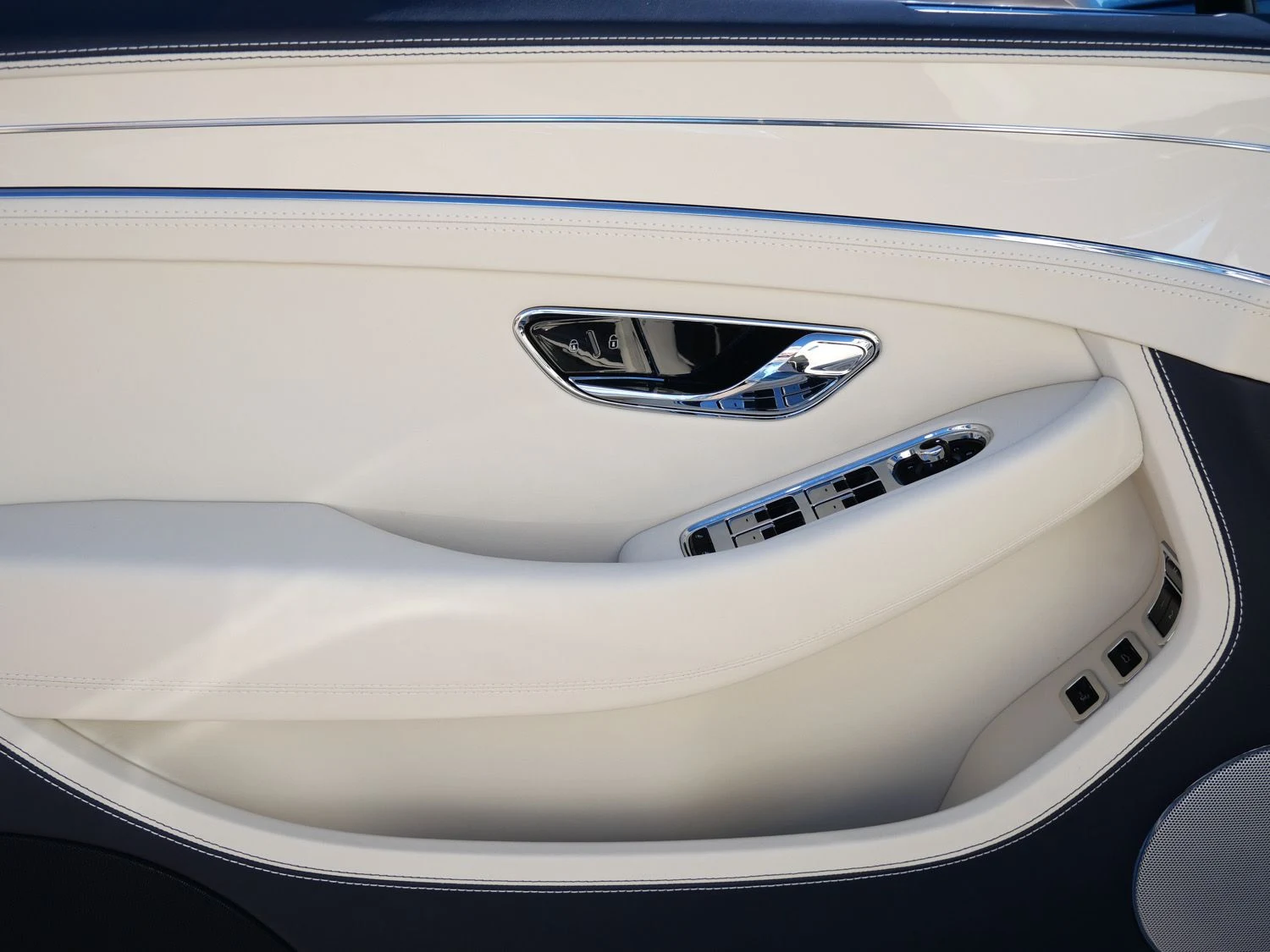 2026 Bentley Continental GTC interior, door panel, Linen