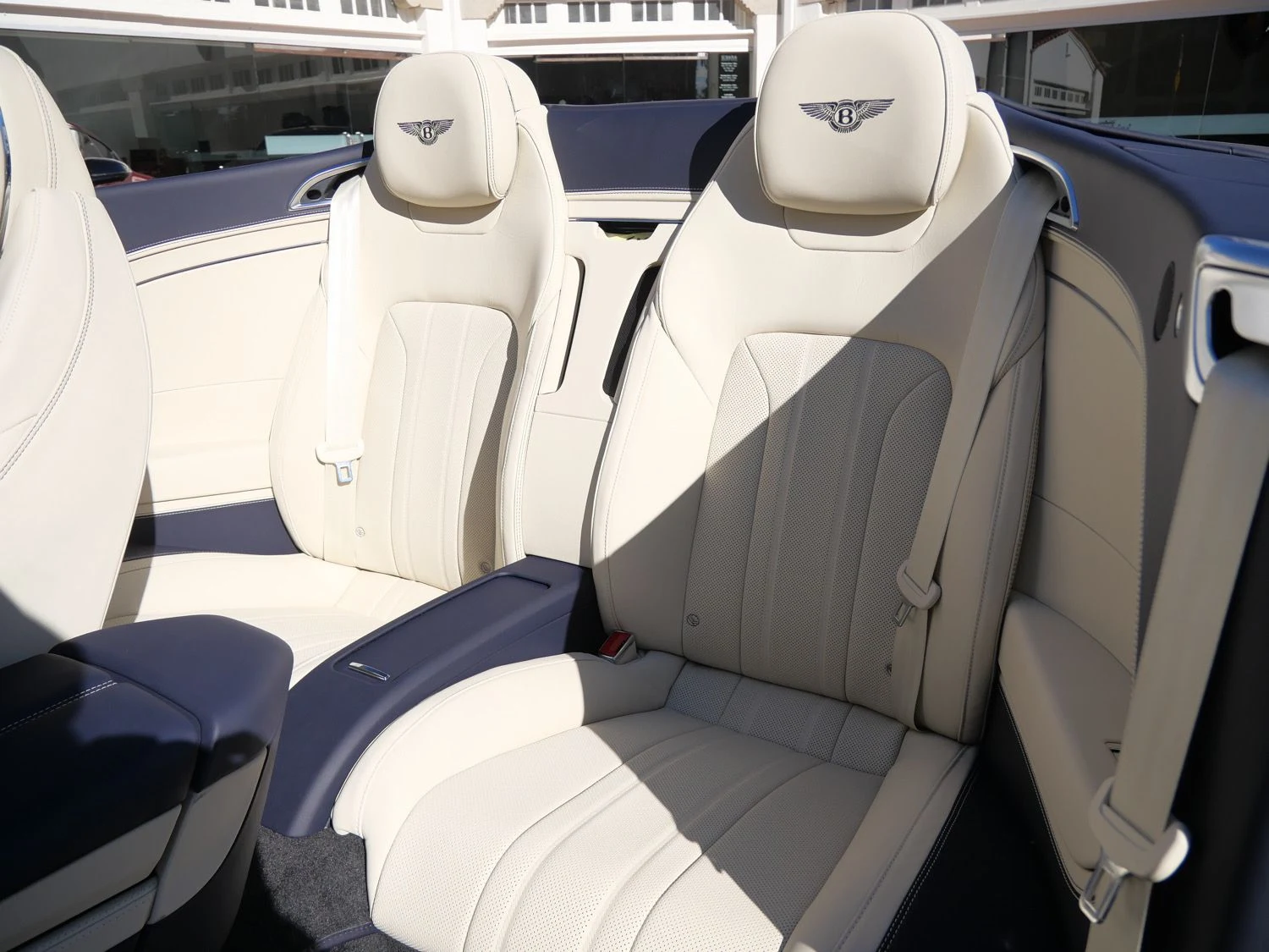 2026 Bentley Continental GTC interior, seats, Linen