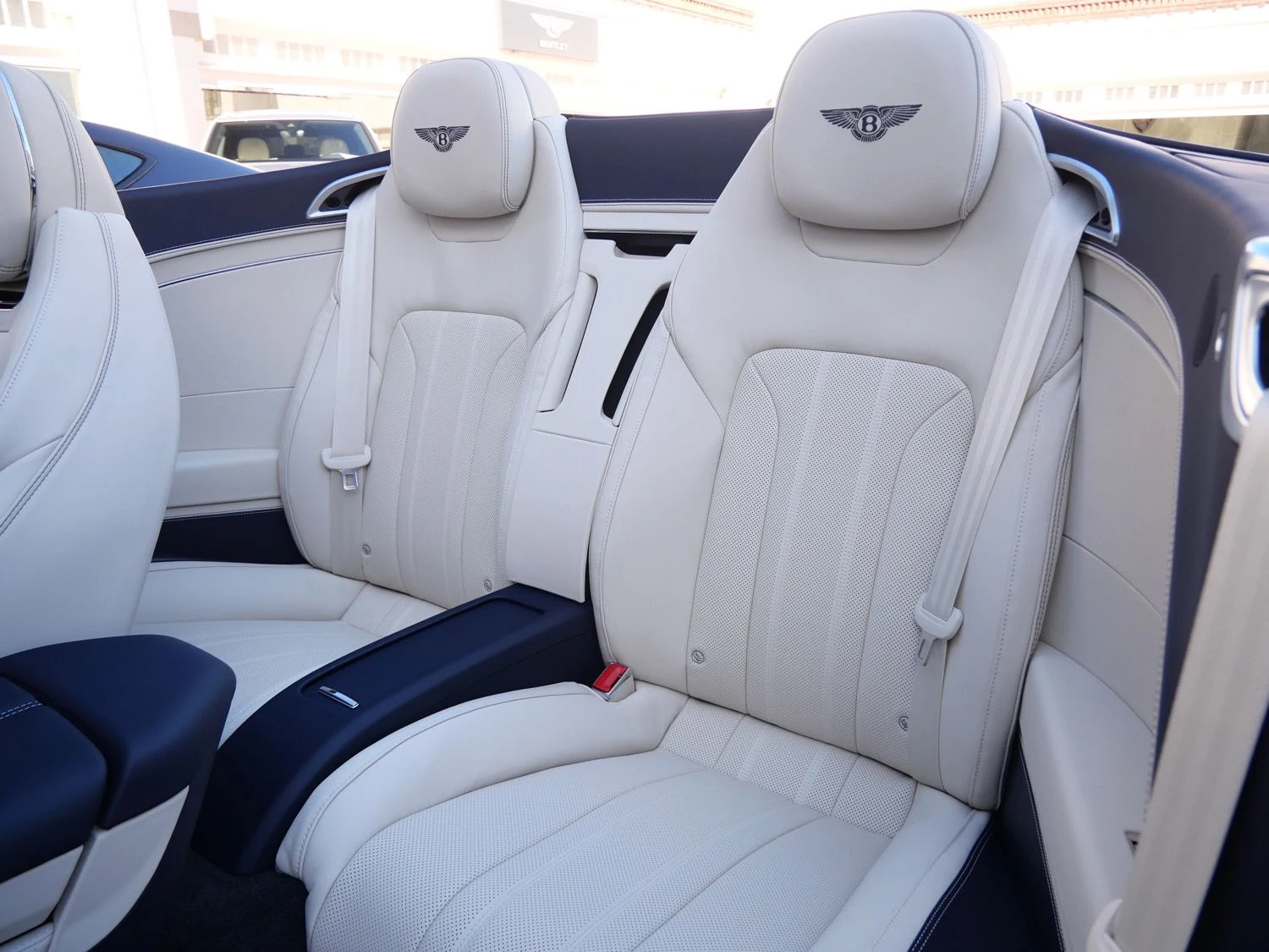 2026 Bentley Continental GTC interior, seats, Linen