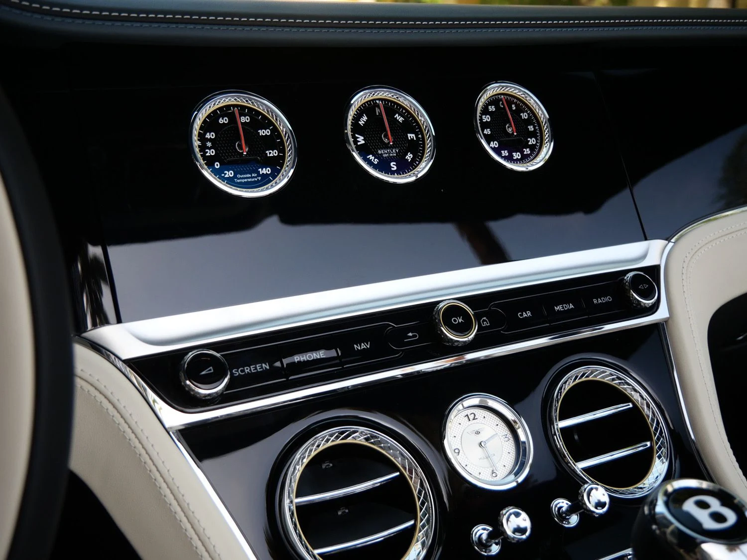 2026 Bentley Continental GTC Mulliner interior, Linen