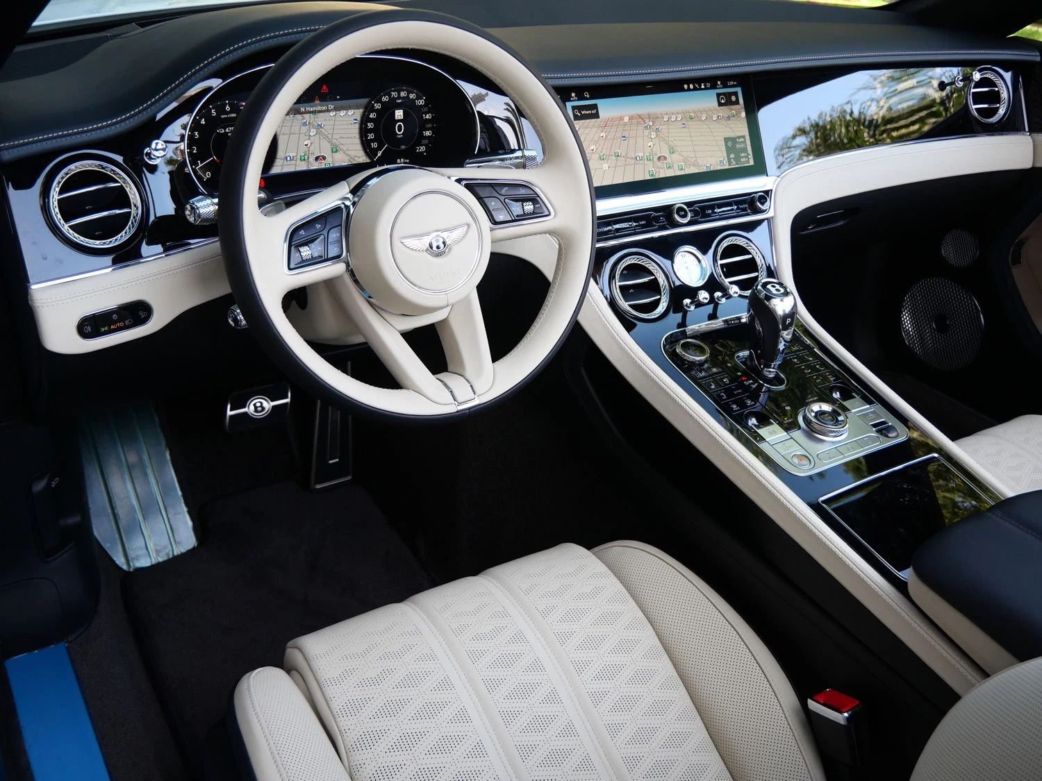 2026 Bentley Continental GTC Mulliner interior, dashboard, Linen