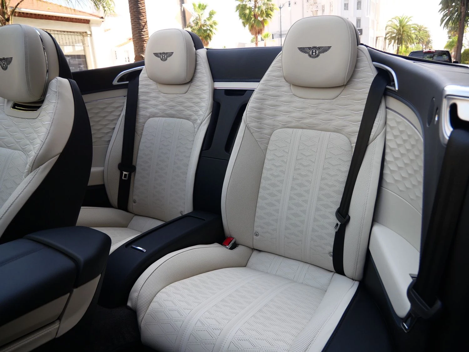 2026 Bentley Continental GTC Mulliner interior, seats, Linen