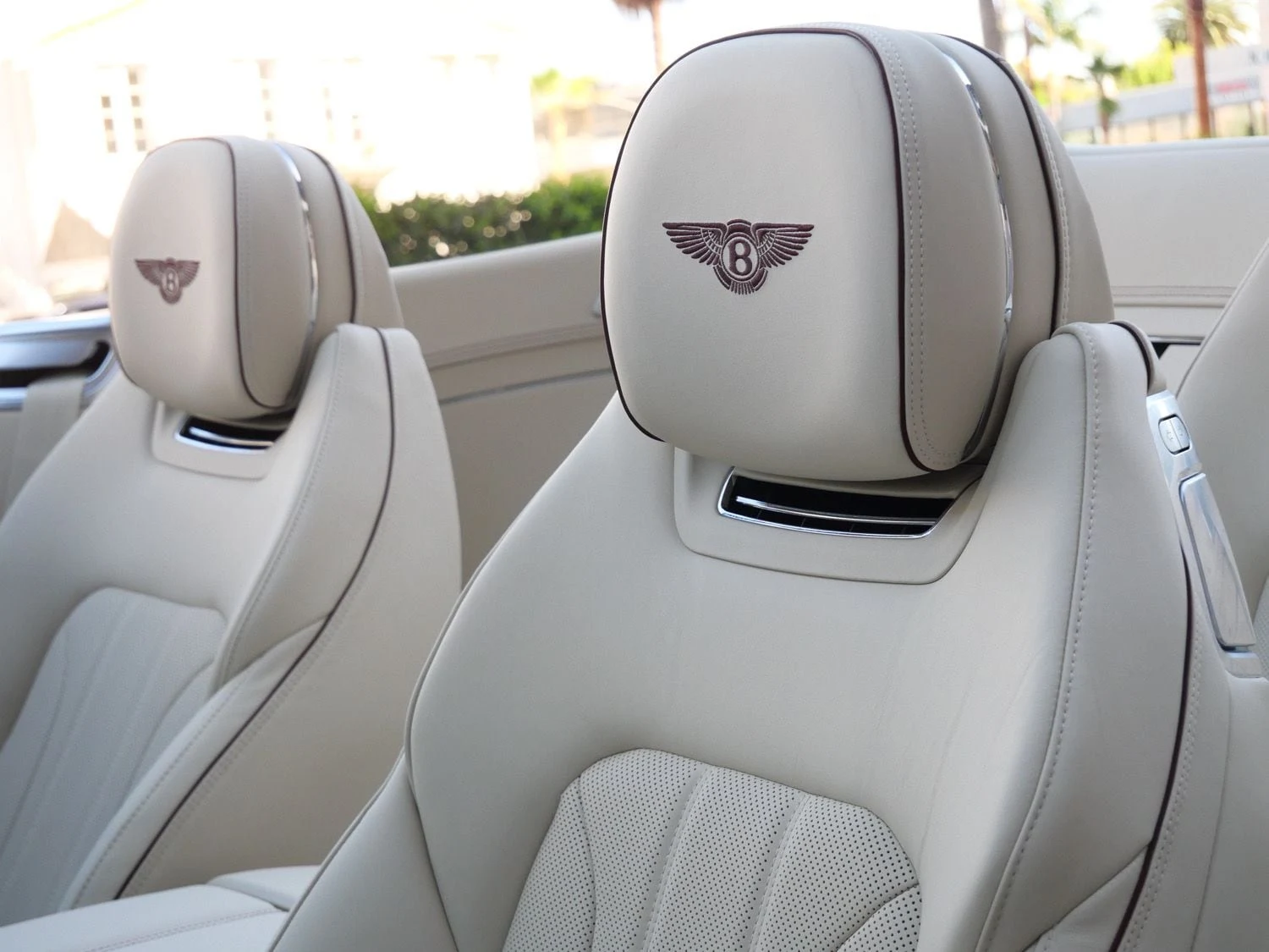 2026 Bentley Continental GTC interior, seats, Linen