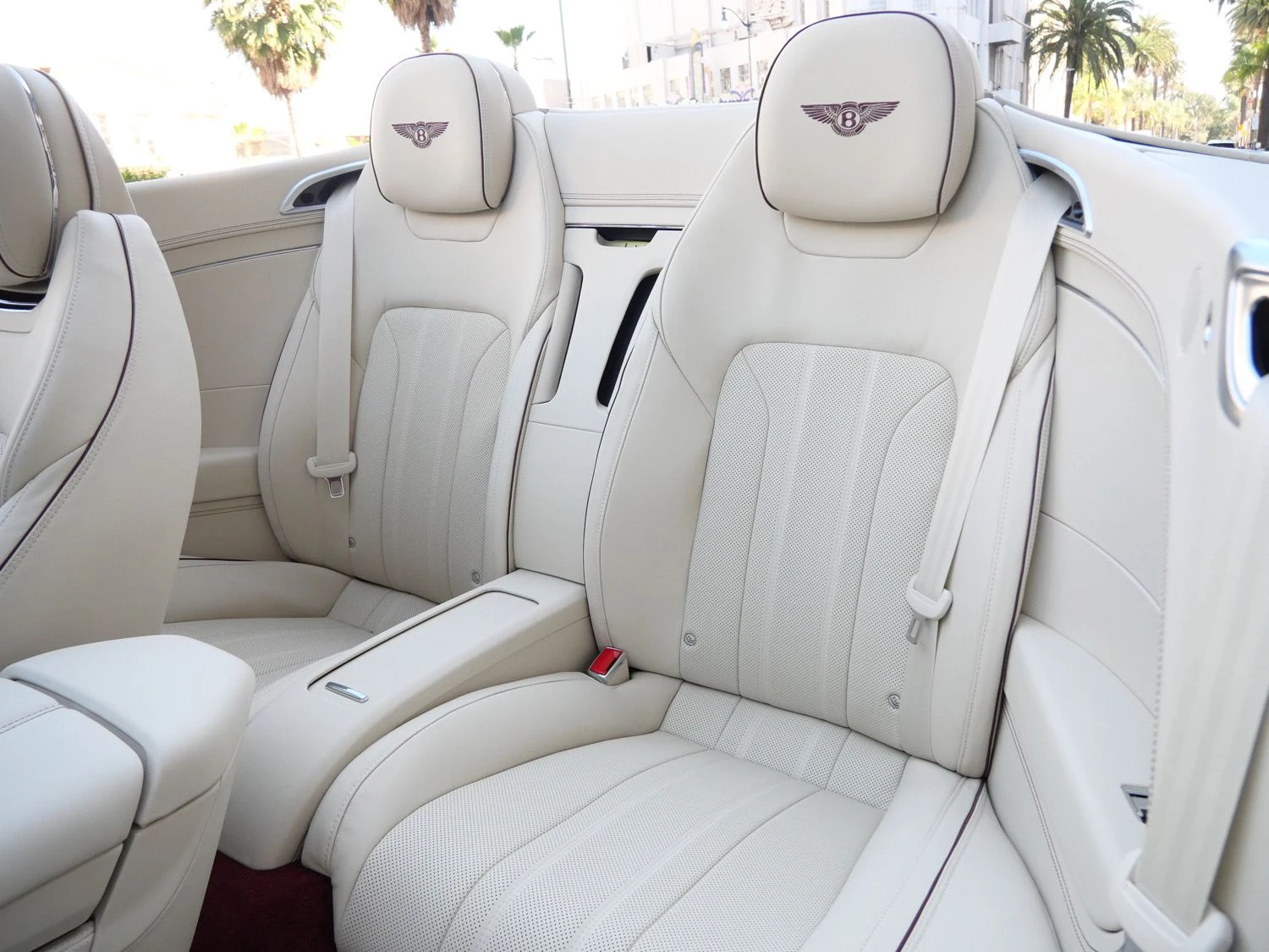 2026 Bentley Continental GTC interior, seats, Linen