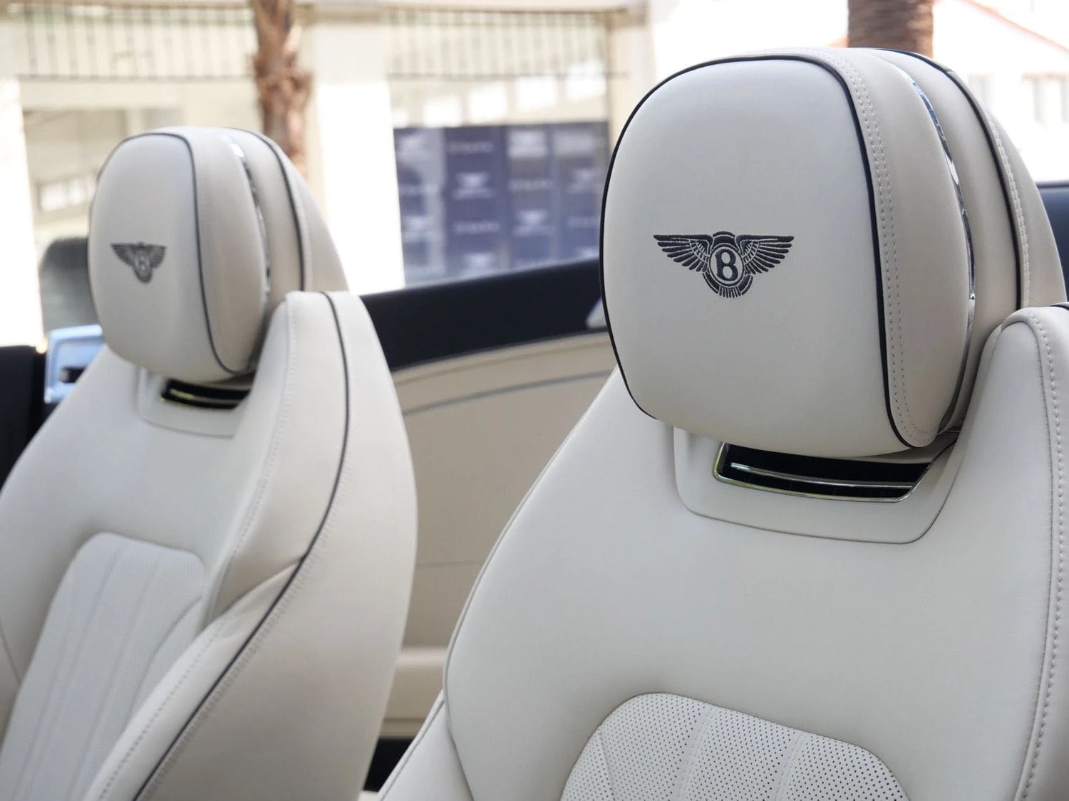 2026 Bentley Continental GTC interior, seats, Linen