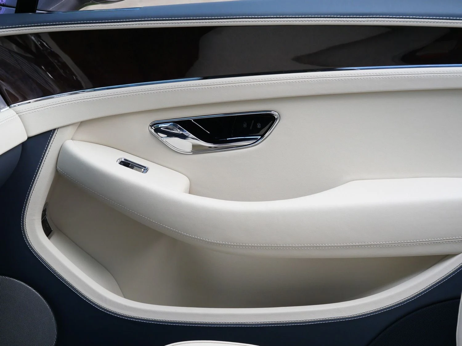 2026 Bentley Continental GTC interior, door panel, Linen