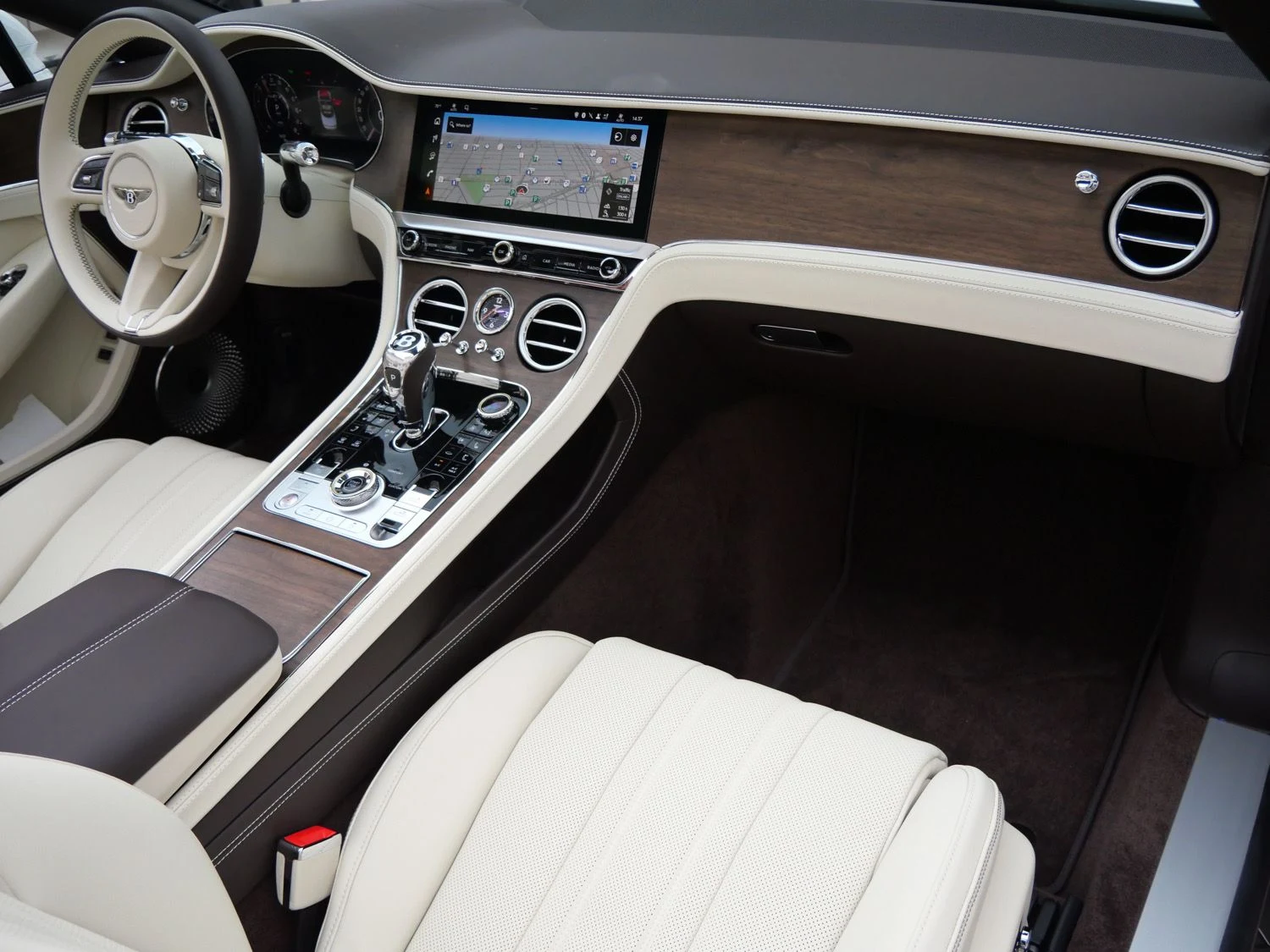 2026 Bentley Continental GTC interior, Linen